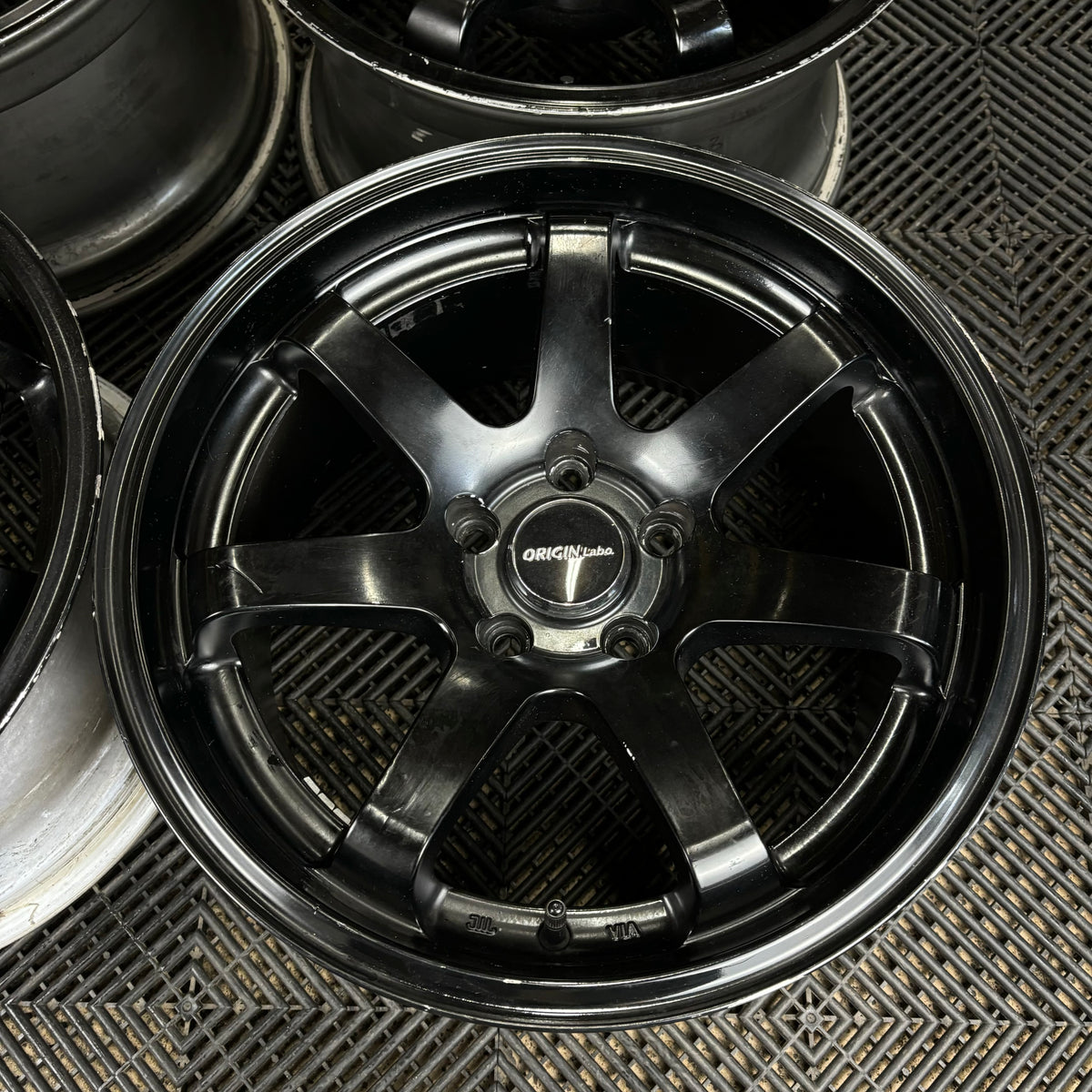 Origin Lab DNA-01 - STAGGERED SET / 5x114.3 / 17x9 +30 & 17x9.5 +