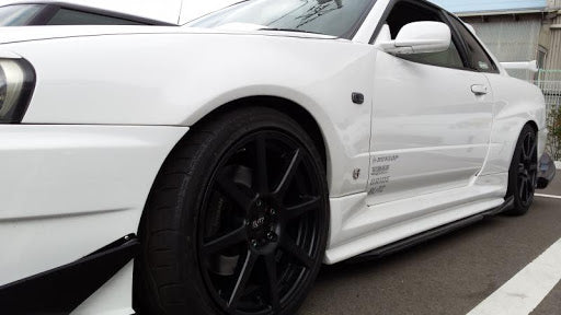 URAS | Type-R 18mm Front Fenders for Nissan R34 Skyline 2 Door / 4