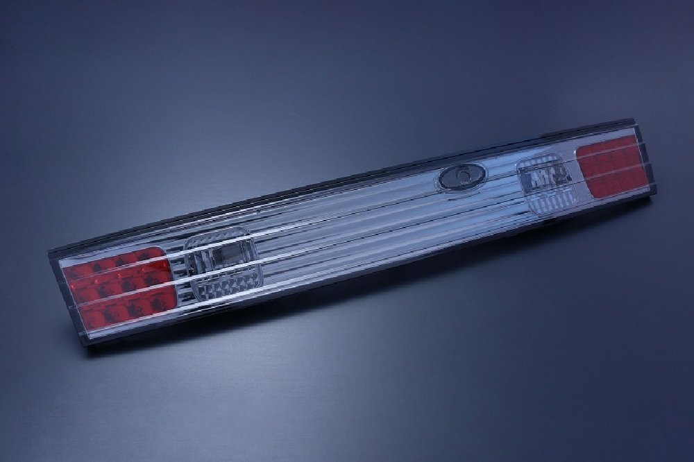 D-MAX | Taillight Center Garnish Smoke for Nissan Silvia S14 (240SX)