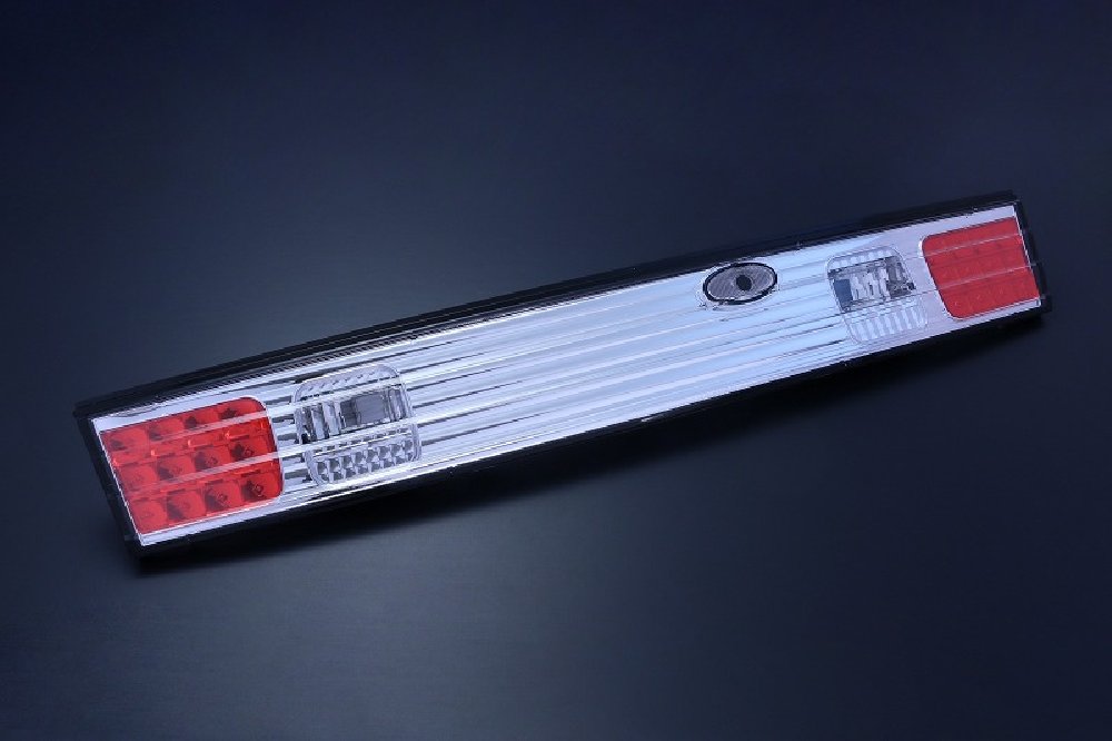 D-MAX | Taillight Center Garnish Chrome for Nissan Silvia S14 (240SX)