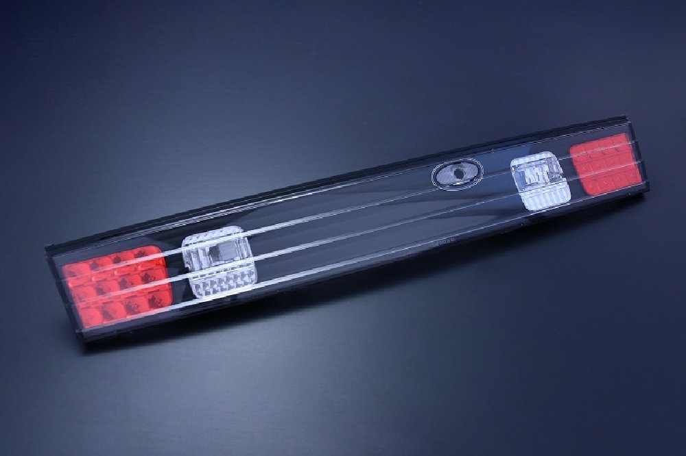 D-MAX | Taillight Center Garnish Black for Nissan Silvia S14 (240SX)