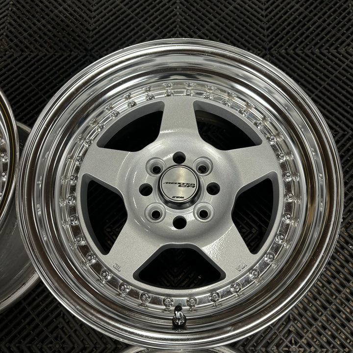 Work Meister CR-01

4x100

15x8 +20