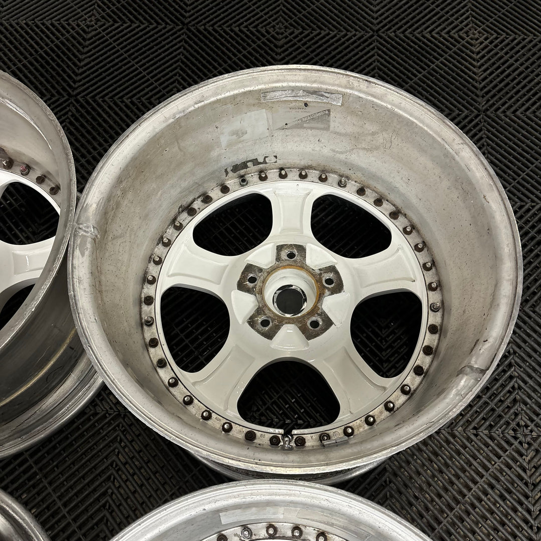 Work Evolution Stitch

5x114.3

18x8.5 +35

18x10.5 +19
