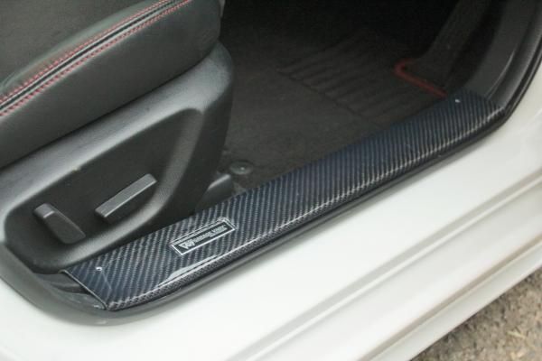 Garage Vary | Front Scuff Plates - Facelift for Mazda Axela / Mazda3 BM