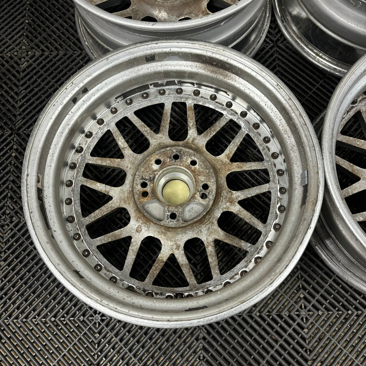 Work VSMX

4x114.3 / 5x114.3

17x7 +10

17x8 +10