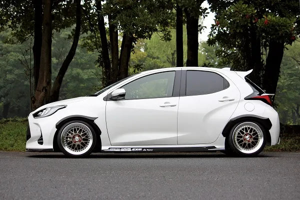 Garage Vary | Side Skirts for Toyota Yaris (MXPH10/KSP210)