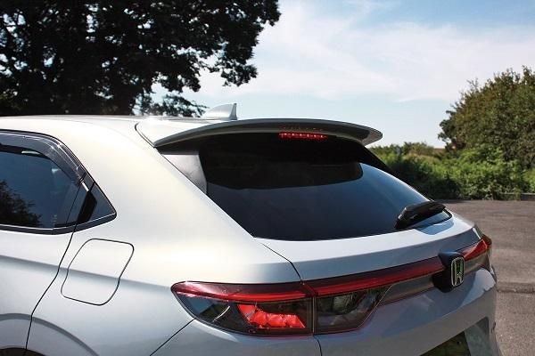 Garage Vary | Rear Roof Spoiler Urethane for Honda Vezel (RV3-RV6) 2021-2024 - Image 4
