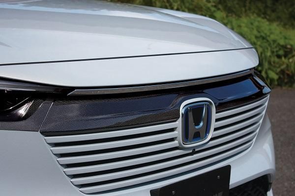 Garage Vary | Grille Cover Plain Weave Carbon for Honda Vezel (RV3-RV6) 2021-2024
