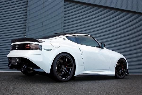 Garage Vary | Rear Spoiler Plain Weave Carbon for Nissan 400Z (RZ34) - Image 2