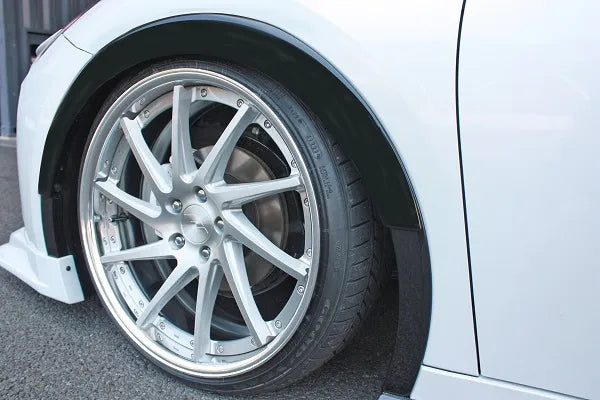 Garage Vary | Low Form Fender Trim (Urethane) for Toyota Prius (MXWH60/65)