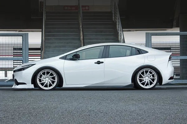 Garage Vary | Low Form Fender Trim (Urethane) for Toyota Prius (MXWH60/65)