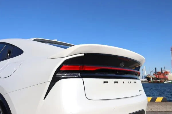Garage Vary | Trunk Wing T-2 (FRP) for Toyota Prius (MXWH60/65)