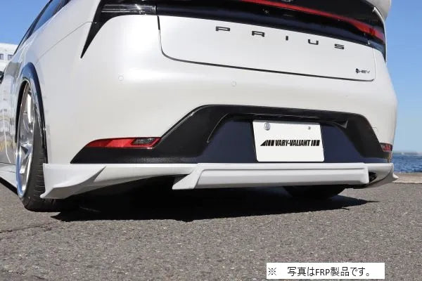 Garage Vary Rear Side Diffuser Carbon – Toyota Prius MXWH60/65 rear corner