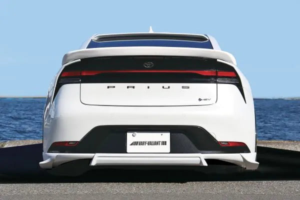 Garage Vary Center Rear Diffuser FRP – Toyota Prius MXWH60/65 full rear