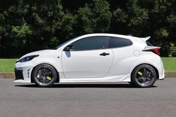 Garage Vary | Glide Side Skirts FRP for Toyota GR Yaris (GXPA16) - Image 5