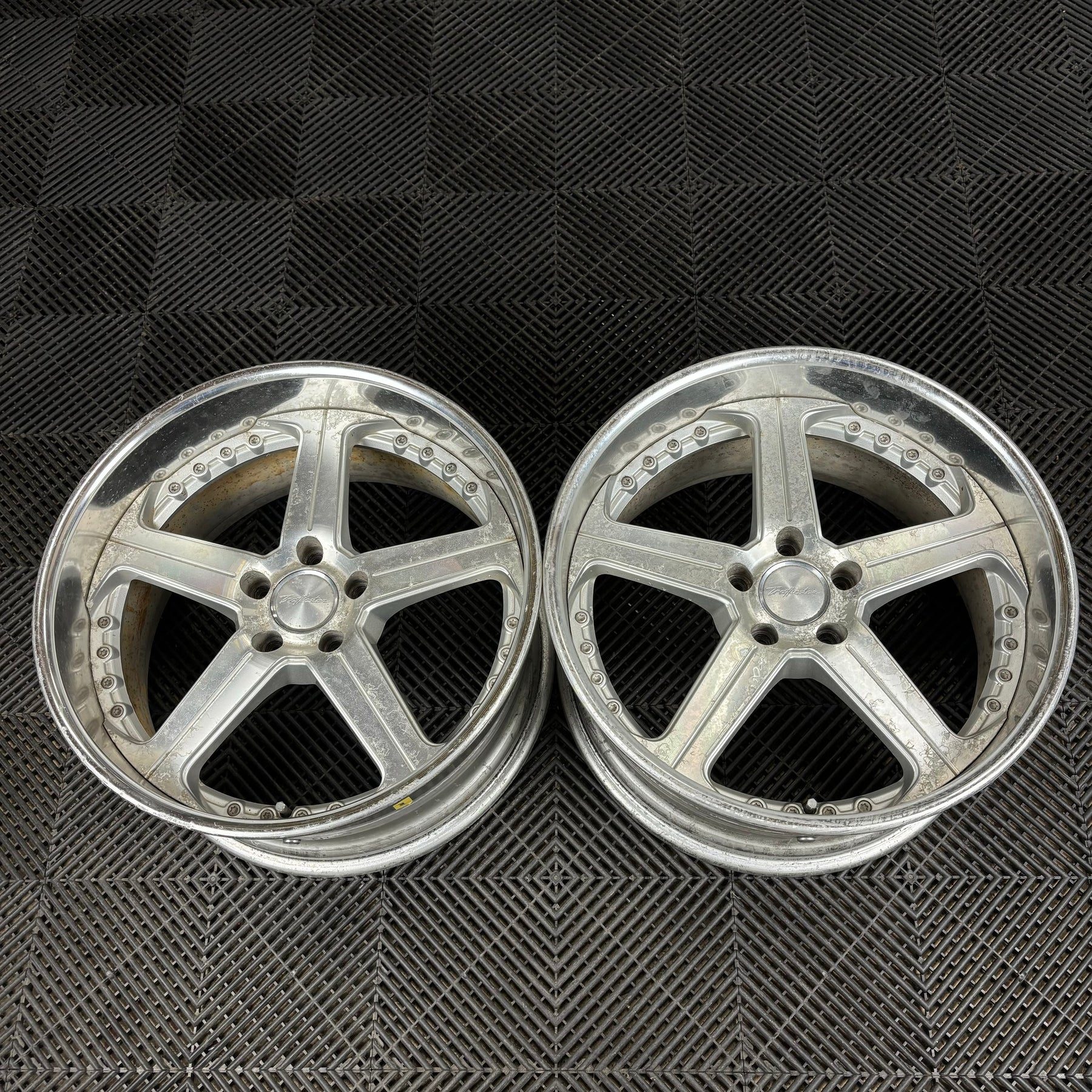 20DC17EF-7C50-4724-A083-