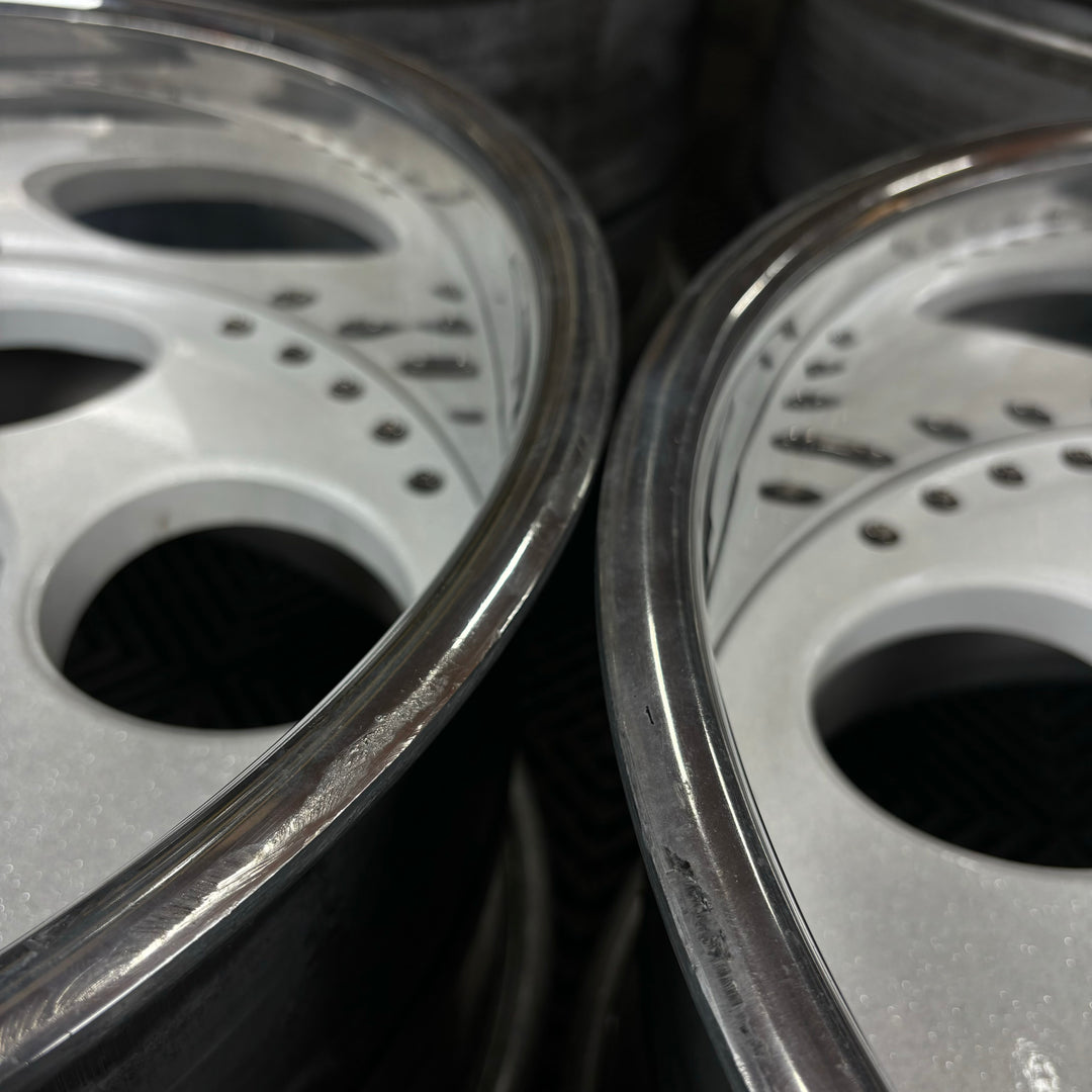 Concept Neeper Ghini

5x114.3

18x10 -16

18x11 -29