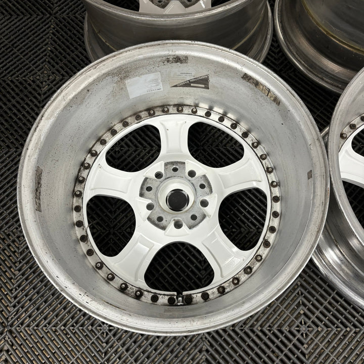 Work Evolution Stitch

5x114.3

18x8.5 +35

18x10.5 +19
