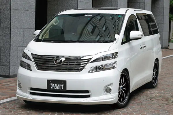 Garage Vary Valiant Front Lip Spoiler V/X Grade close-up on Toyota Vellfire GGH20W