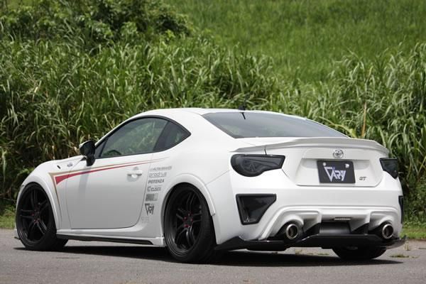 Garage Vary | Rear Duct Panels Plain Weave Carbon for Toyota GT86 (ZN6) - Image 4
