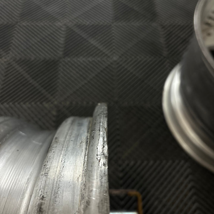 Concept Neeper Ghini

5x114.3

18x10 -16

18x11 -29