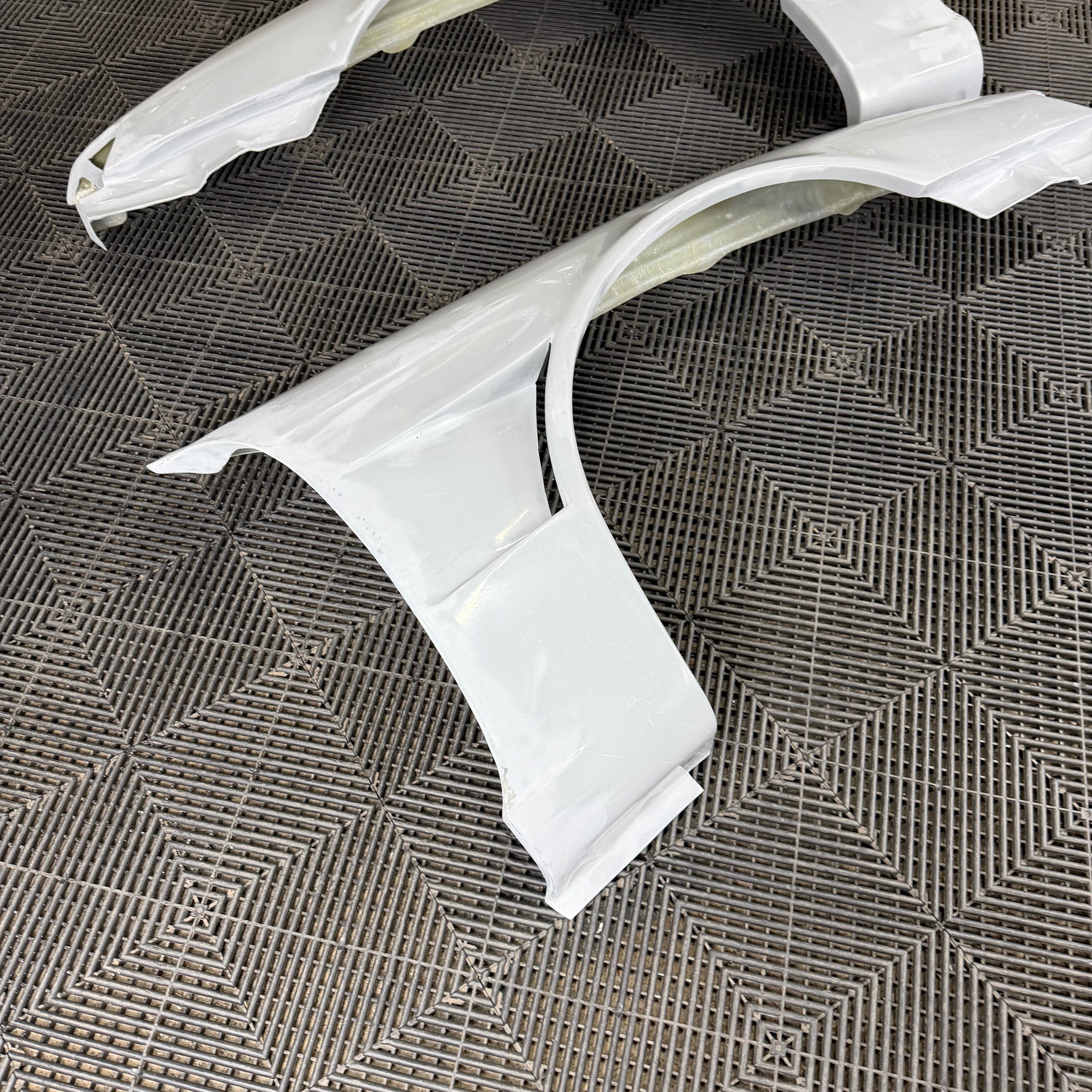 IS 52号 浪費 Origin Lab | Front Fenders - Single Vent +20mm for Nissan 180sx