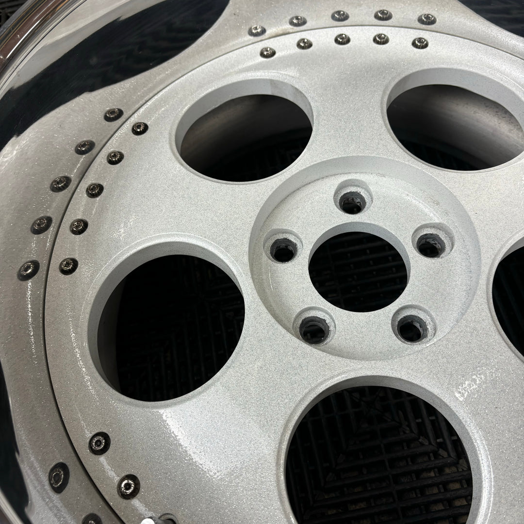 Concept Neeper Ghini

5x114.3

18x10 -16

18x11 -29