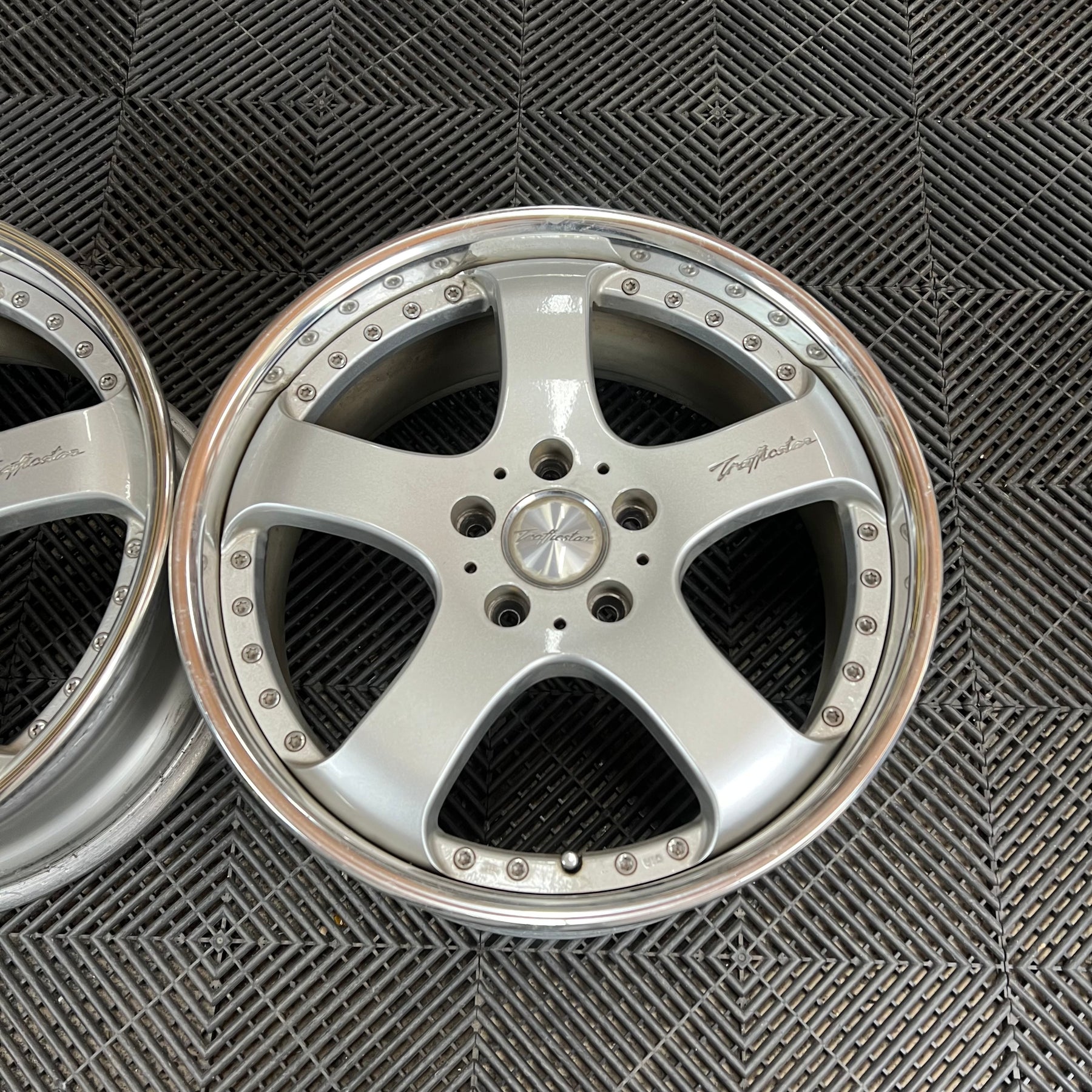 D3777B84-B84A-4B41-863A-