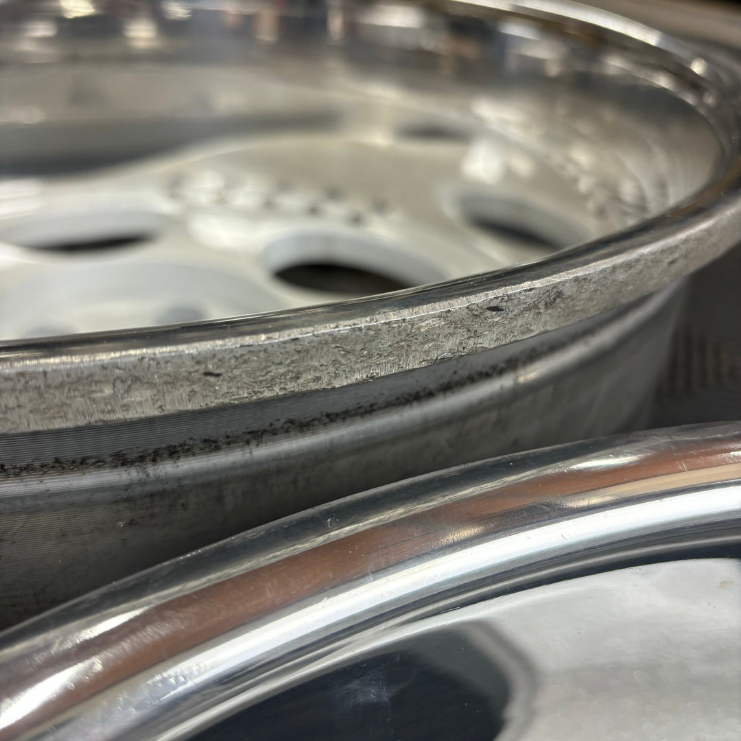 Concept Neeper Ghini

5x114.3

18x10 -16

18x11 -29