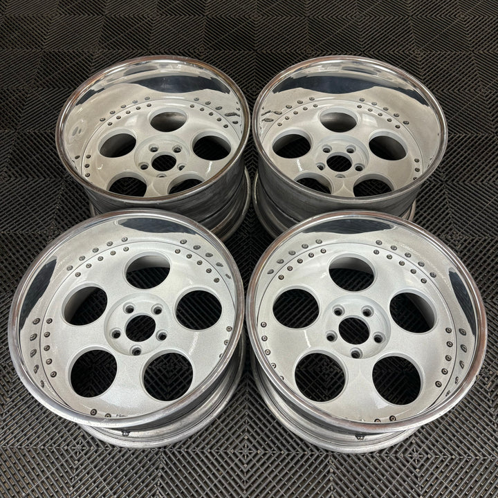 Concept Neeper Ghini

5x114.3

18x10 -16

18x11 -29