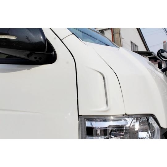 Garage Vary | Corner Panel with Ducts for Toyota Hiace 200 Series (H200)