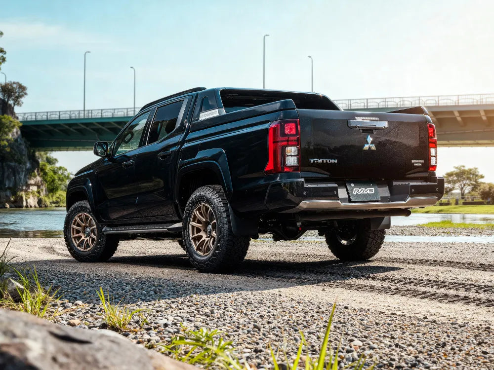 Rays | Gram Lights 57TR-X Dark Bronze | 18X9.0 +0 | 6X135