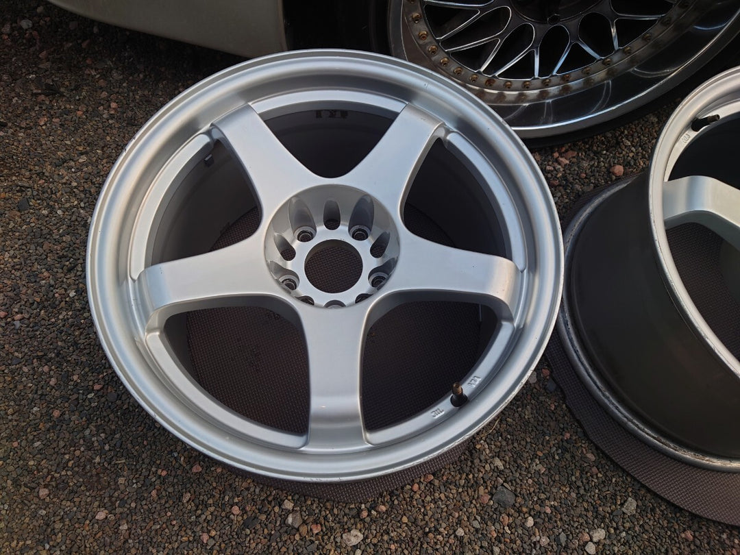 Uras NS-01 PAIR (2) | 5x114.3 | 17x9.5+15