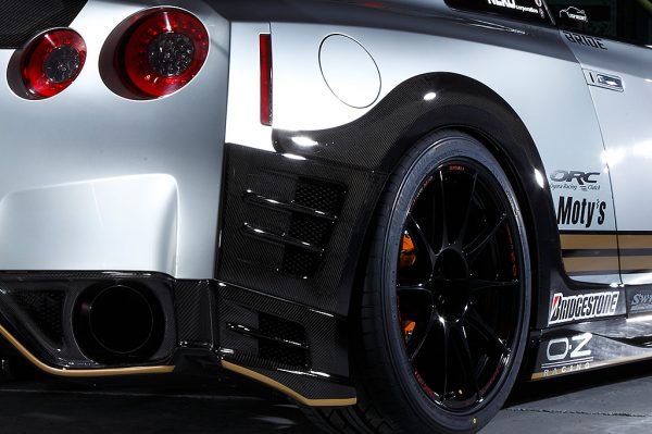TOP SECRET Rear Over Fender 10mm for Nissan R35 GTR
