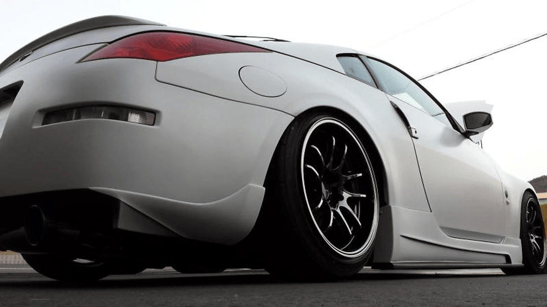 URAS | Rear Spat Mud Guards for Nissan 350z Z33